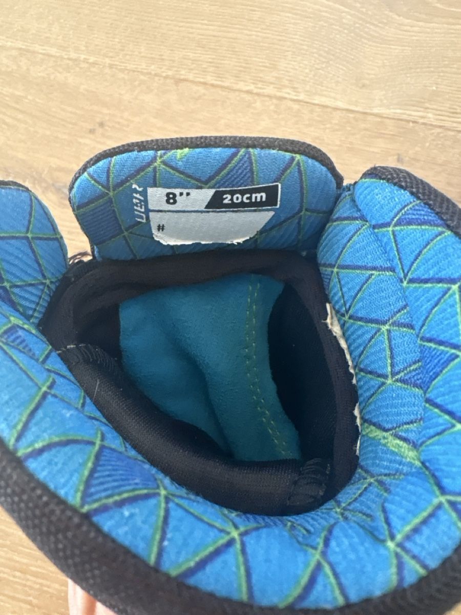 Bauer Kinderhandschuhe: Bauer Eishockeyhandschuhe Kinder Gr. 8” – Gebraucht aus Davos Dorf von tcabin 1