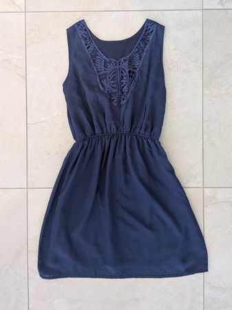 Süsses Kleid, dunkelblau mit Spitze, von esmara, Grösse 36