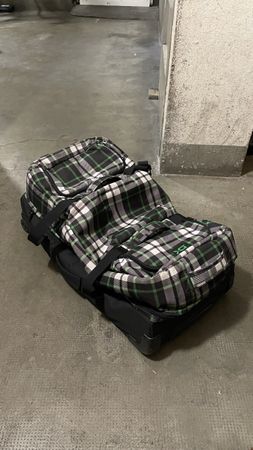 Sac de voyage à roulettes Dakine, motif à carreaux
