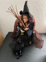 Hexe Figur mit Rabe