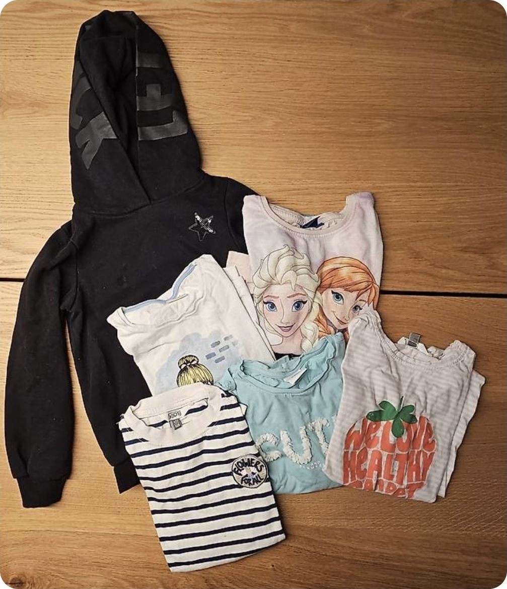 Lotti & Set di vestiti: Mädchen Oberteile Grösse 110/116 – Usato da Sarmenstorf venduto da Turischt
