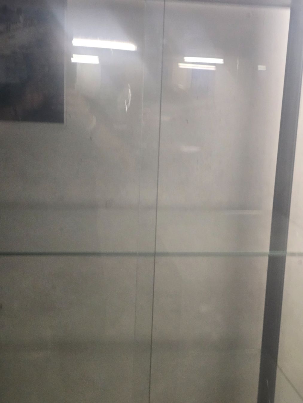 Vitrines: Hochwertige Vitrine – D'occasion à Wermatswil par Calibratuning 2