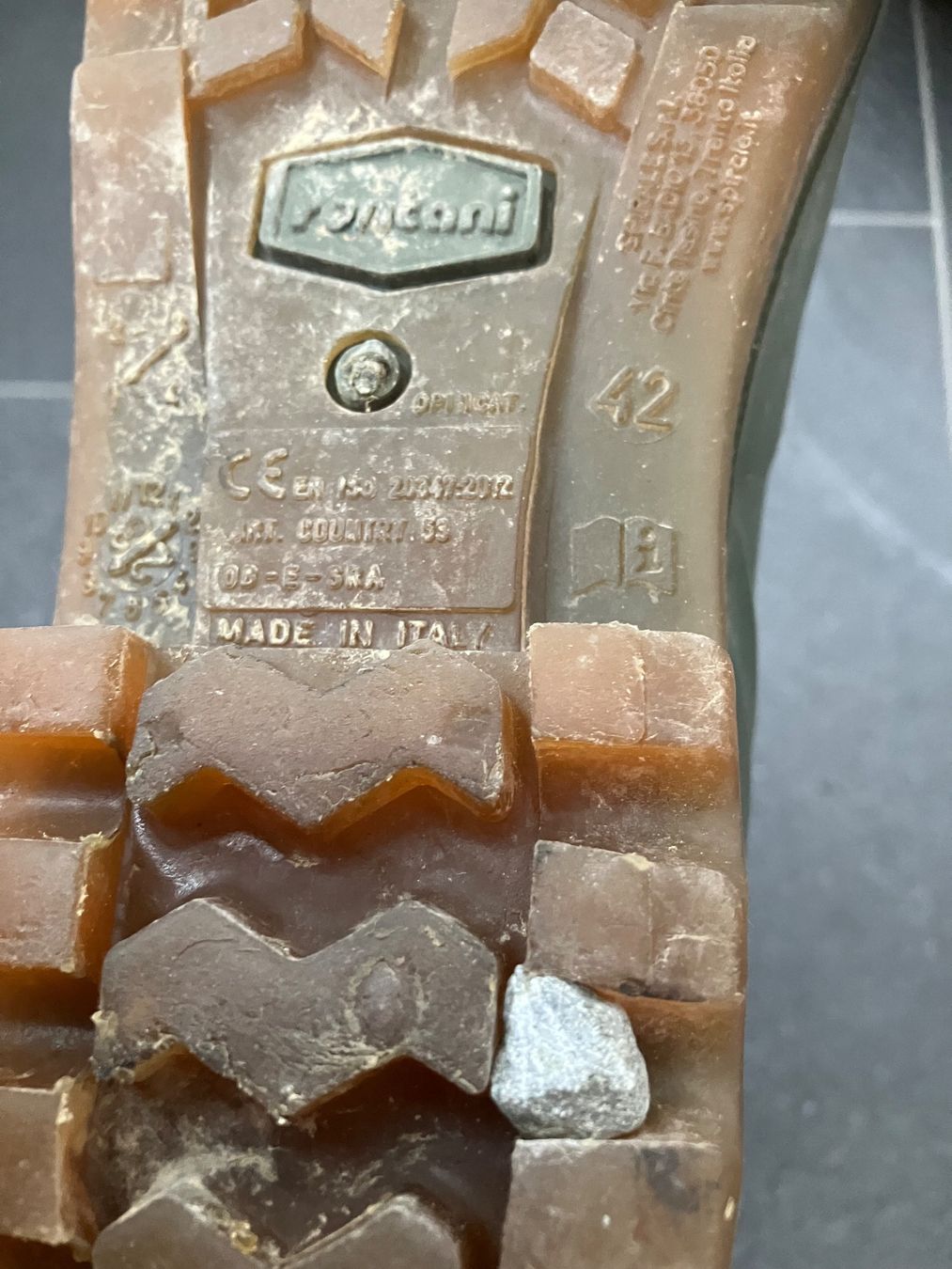 Scarpe da uomo: Arbeitskleidung Stall Stiefel Gr.42 – Usato da Bettwiesen venduto da Zustand57 3