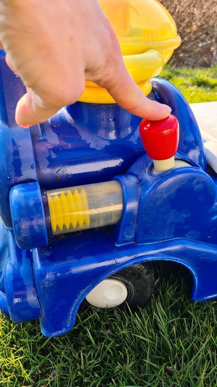 Fahrzeuge für Kinder: Rutschauto mit div. Spielmöglichkeiten – Gebraucht aus Obergösgen von schesom 4