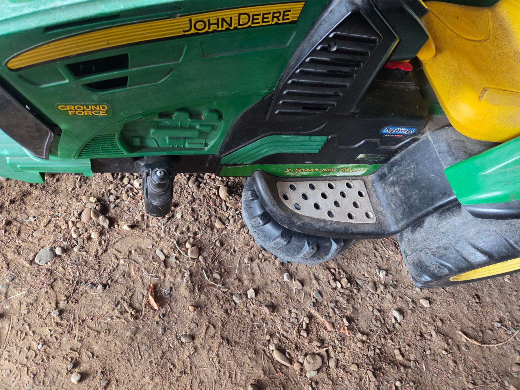 Peg Perego Fahrzeuge für Kinder: Peg Perego John Deere Elektrotraktor – Defekt aus Ebnet von Volvo.Power 9