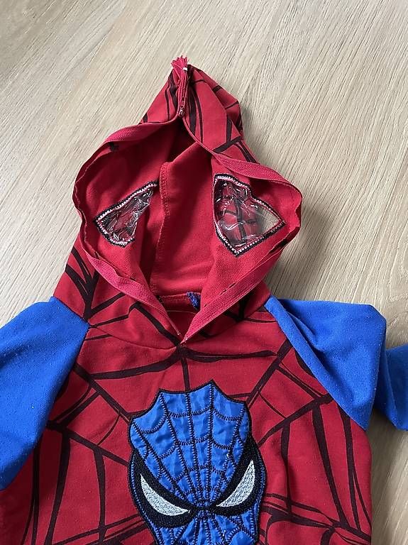Completi: Spider Man Jungen Trainer – Usato da Ibach venduto da murmeli1899 2