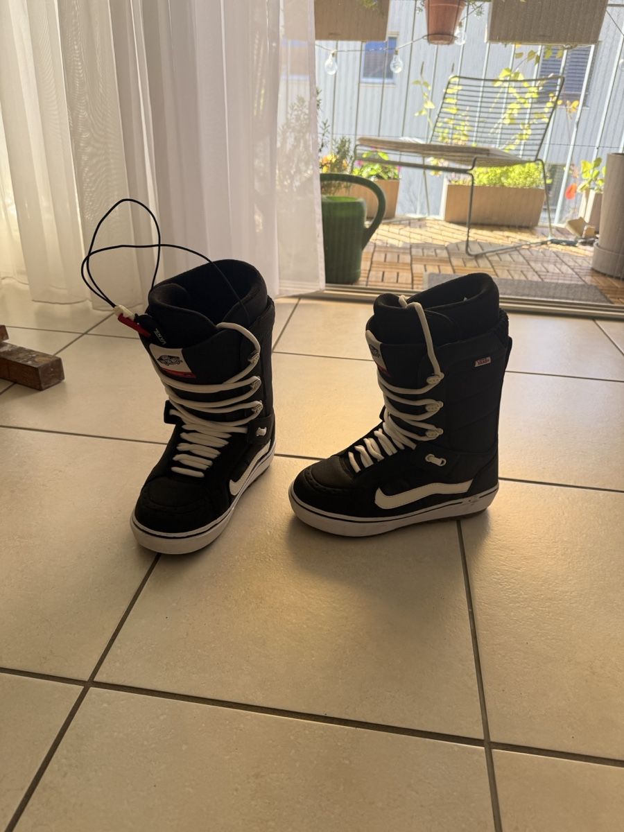 Vans Scarpe da uomo: Vans snowboard boots black – Nuovo (secondo la descrizione) da Bonstetten venduto da sandkastentreff