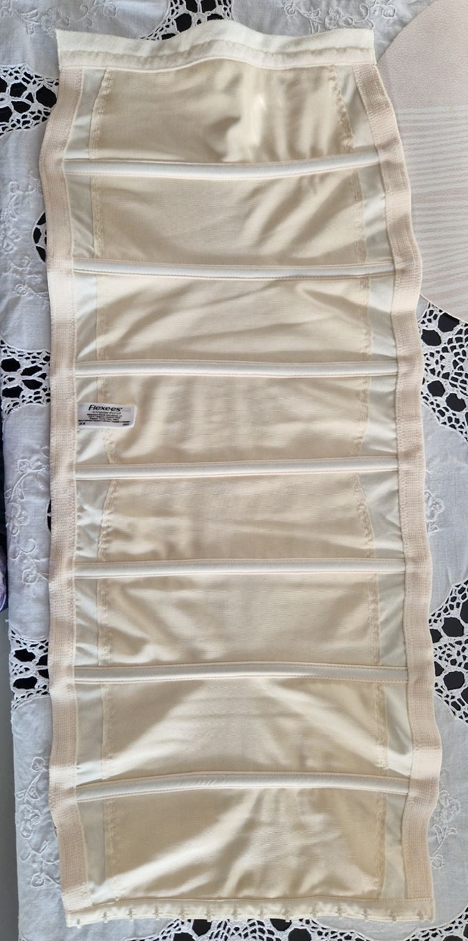 Triumph Autres dessous: 2 gaines Flexees taille M – Neuf (Voir description) à Sion par nat_xz7y 2