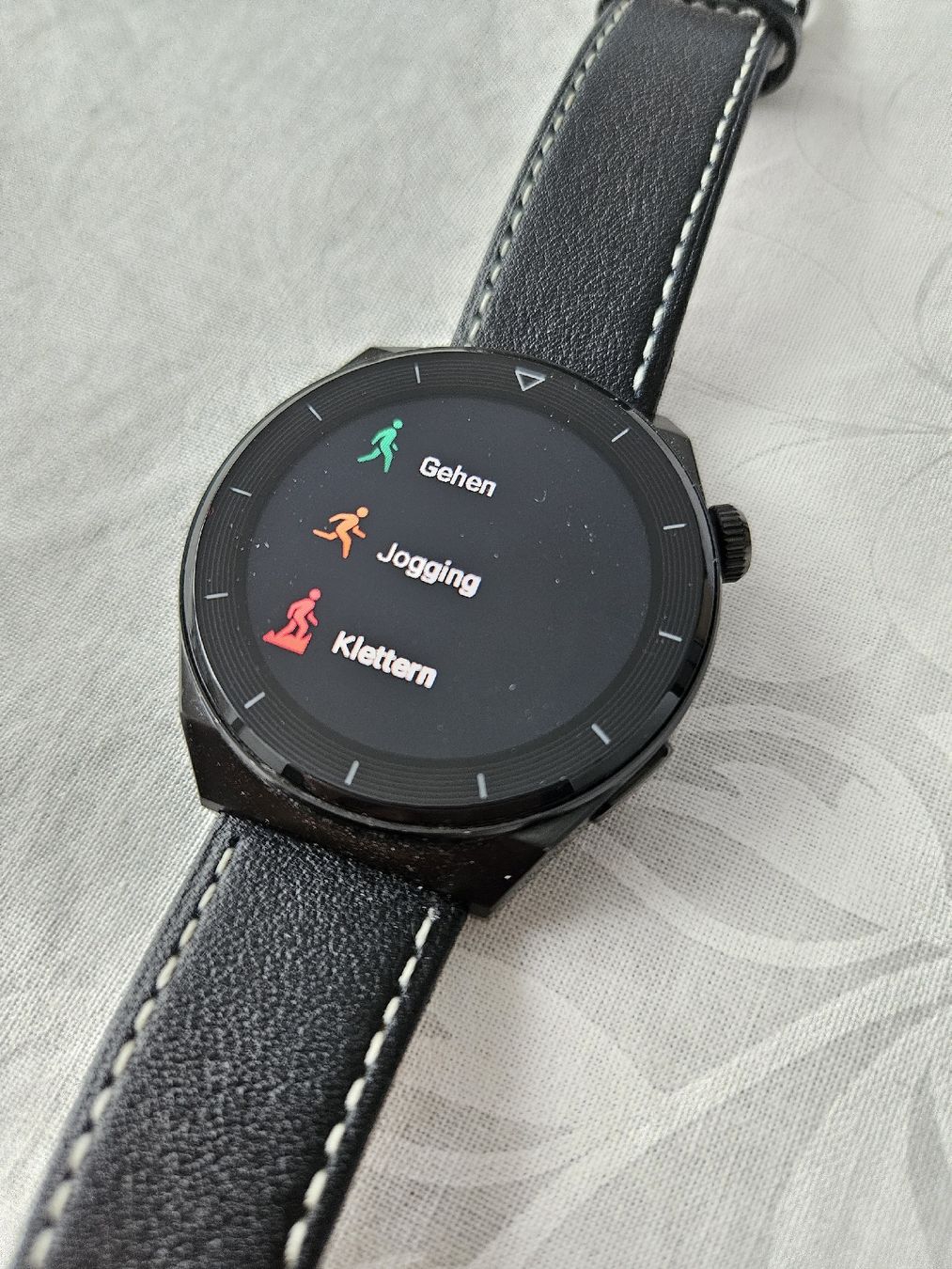 Smartwatch: Smartwatch mit 3 Armbändern – Usato da Buchs ZH venduto da fvo_tl5n 4