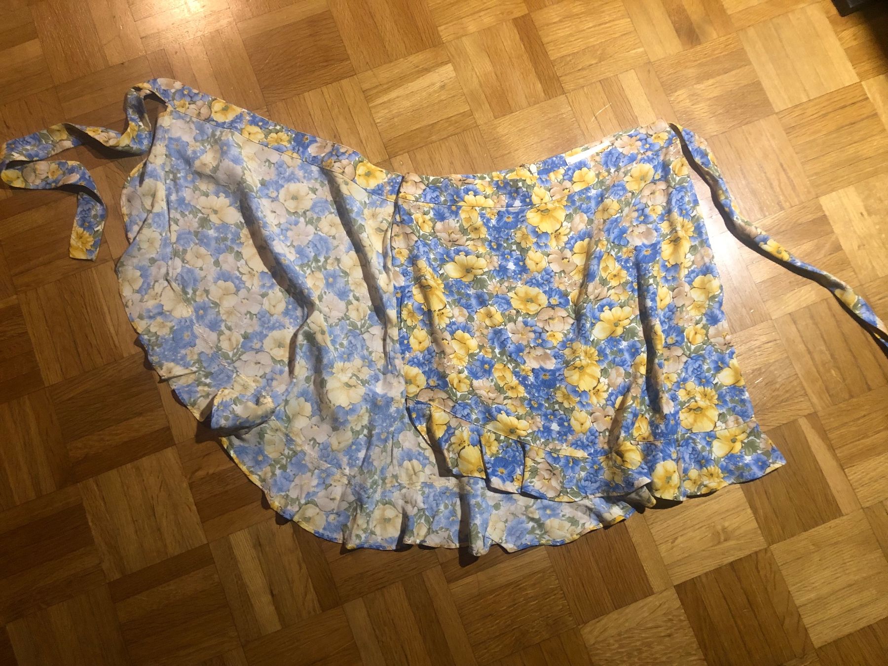 Mango Gonne: Jupe Blumen Mango Gr S – Usato da Zug venduto da estarthyme 2