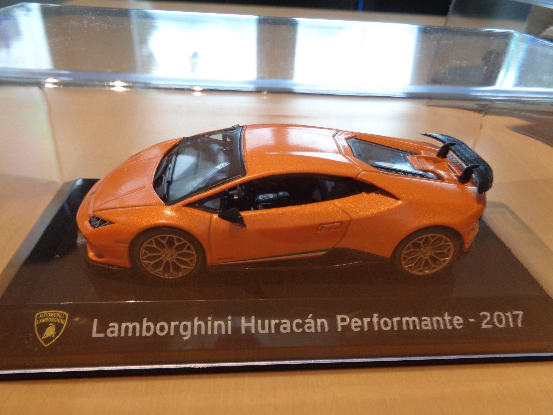 Lamborghini Voitures modèles: Altaya 1:43 Lamborghini Huracán – Neuf avec emballage d'origine à Reconvilier par rallycar