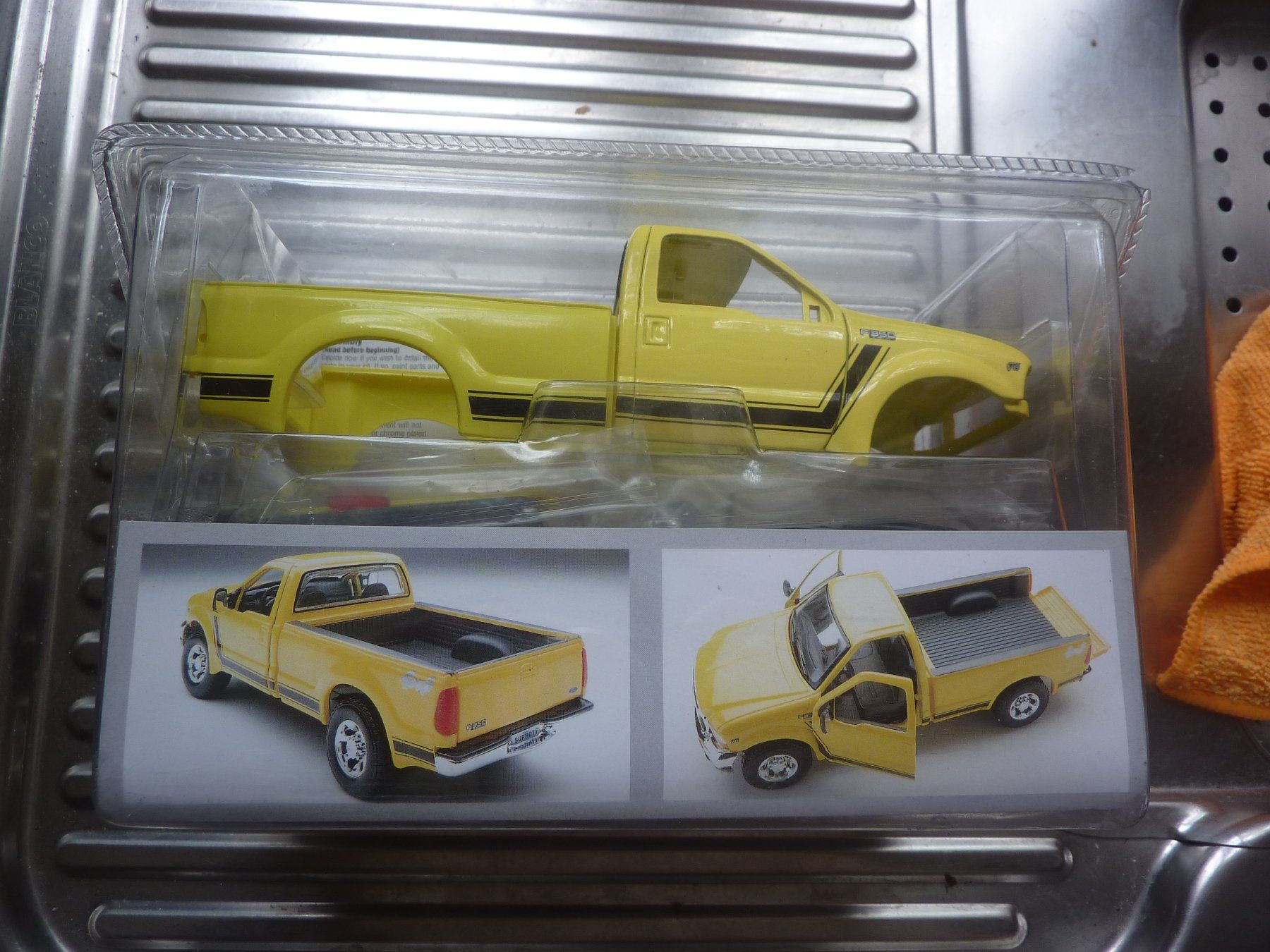 Modellautos: FORD F-350 – Neu und originalverpackt aus Balsthal von bouteliee
