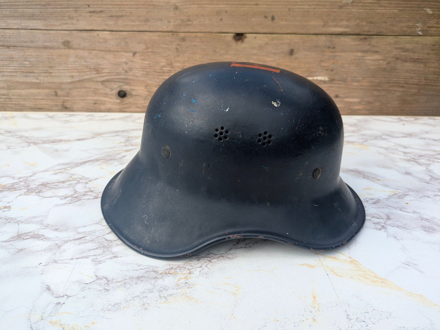Uniformi & Effetti personali: Luftschutz Stahlhelm M44 "Gladiator" 1-Teilig – Usato da Buttisholz venduto da ArmeeShopCH 1