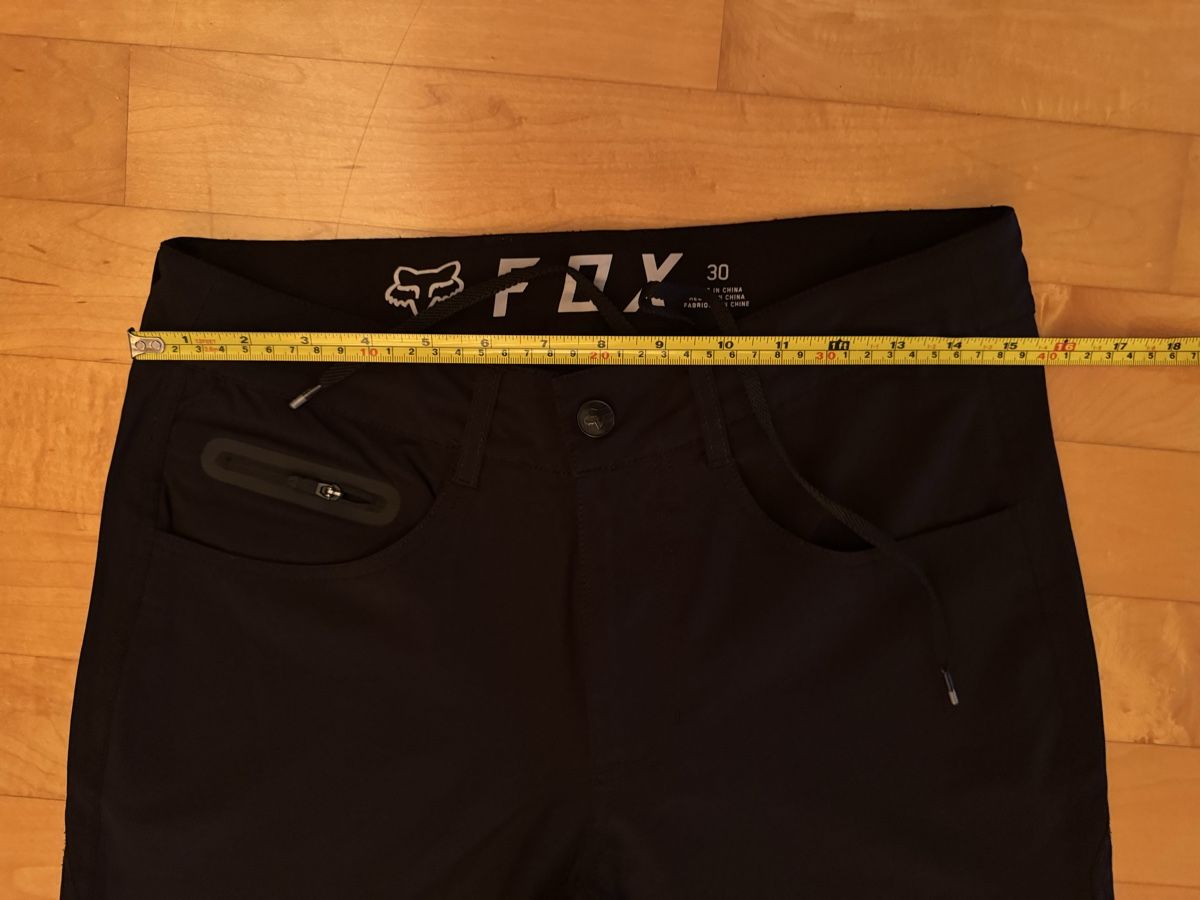 Fox Pantaloni: Fox Racing Shorts, Size 30, Black – Usato da Gümligen venduto da PSK 5