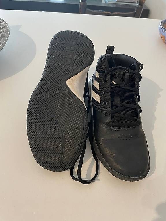 Scarpe da uomo: Scarpe da ginnastica Adidas nr. 34 – Usato da Mendrisio venduto da Paolillo74 1