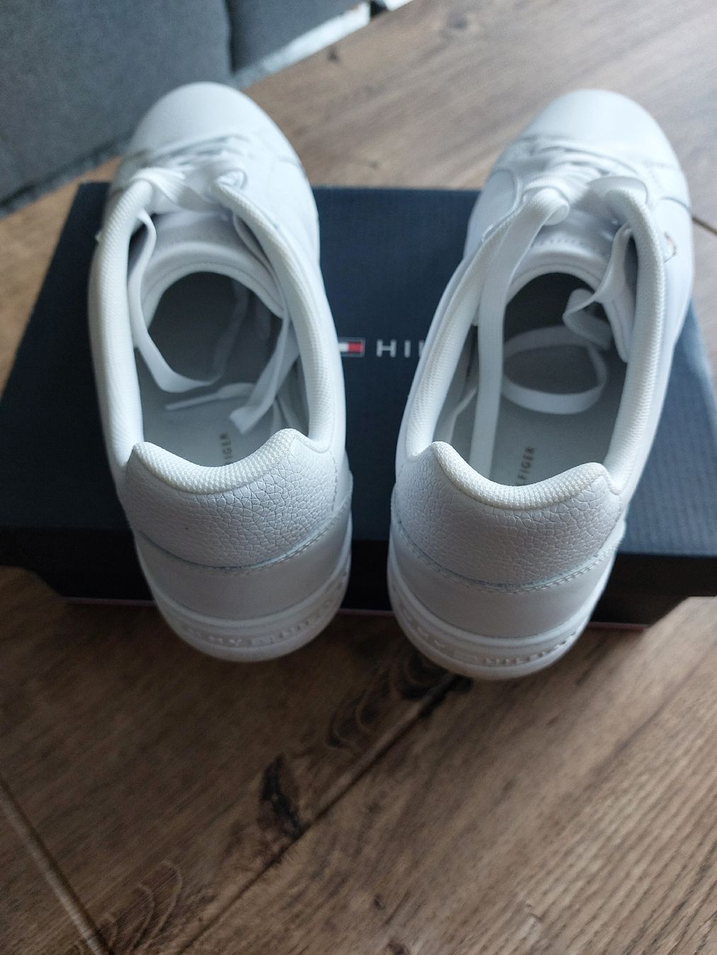 Tommy Hilfiger Scarpe da uomo: Tommy Hilfiger Sneaker Gr.40 - Neu! – Nuovo (secondo la descrizione) da Thalwil venduto da S_Blaettchen 2