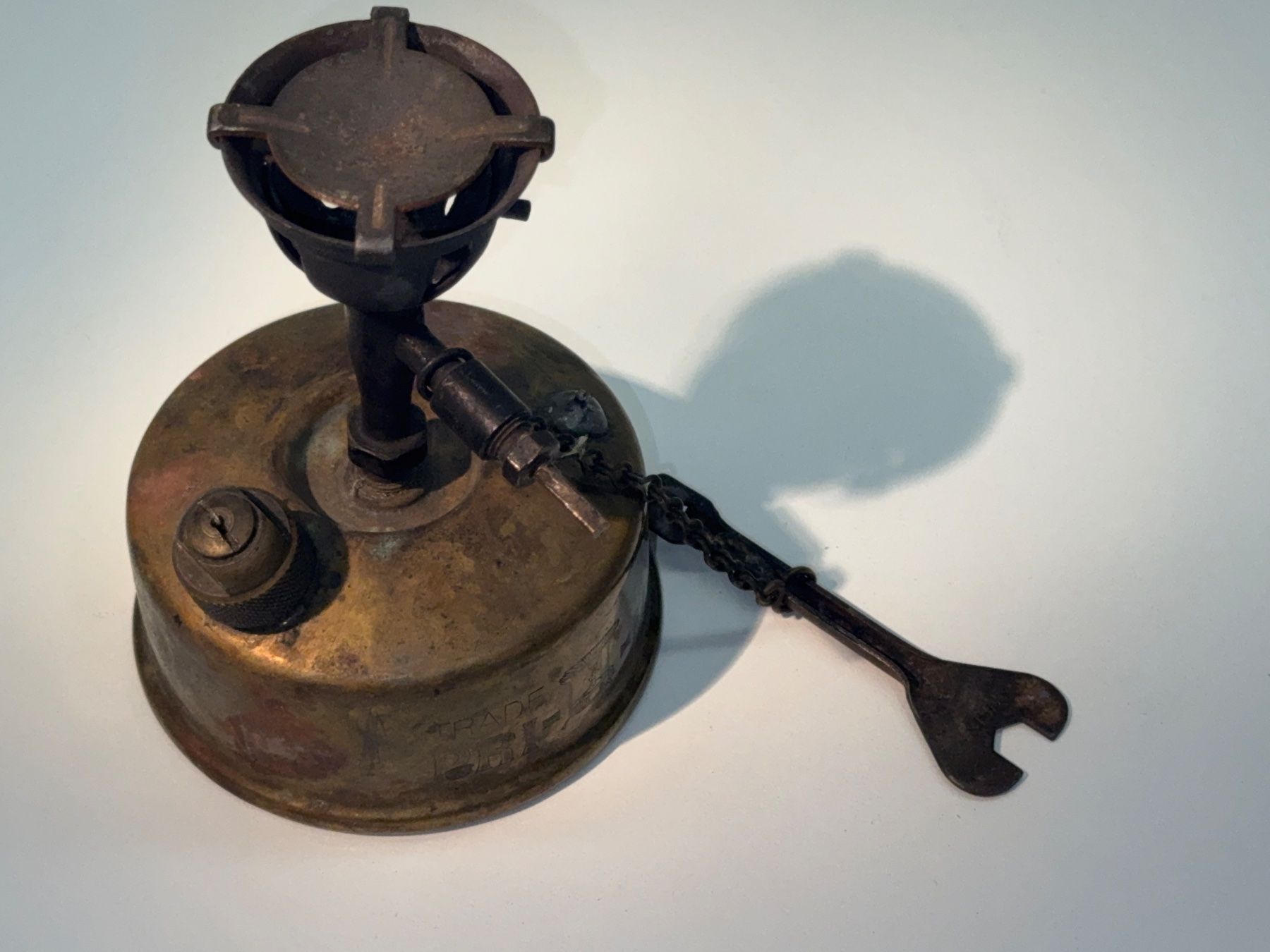 Radiatori: Kleiner vintage Benzinvergaserbrenner – Usato da Lostorf venduto da Peschmi10