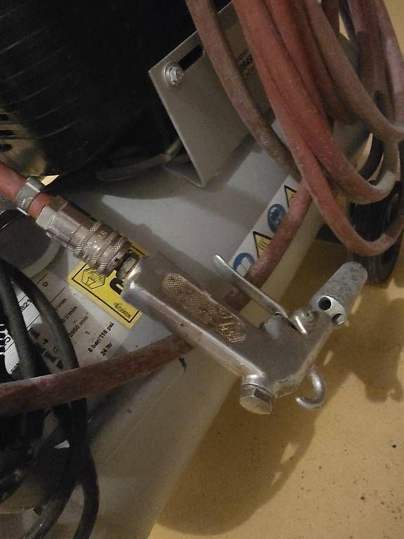 Compressori: Kompressor Metabo Classic Air 255 – Usato da Wilen b. Wollerau venduto da Karin1985 4