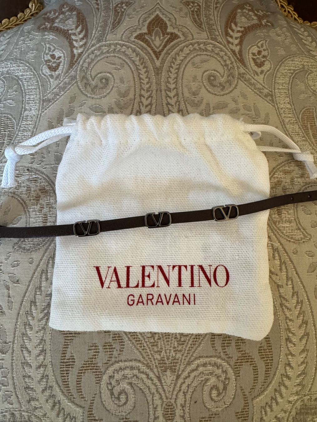 Valentino Bracelets: Valentino Motif Leather Bracelet – D'occasion à Lausanne par sjc_8xtb