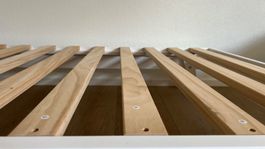 Kinderbett 1.9x0.9m mit Lattenrost&seitlichem Rausfallschutz