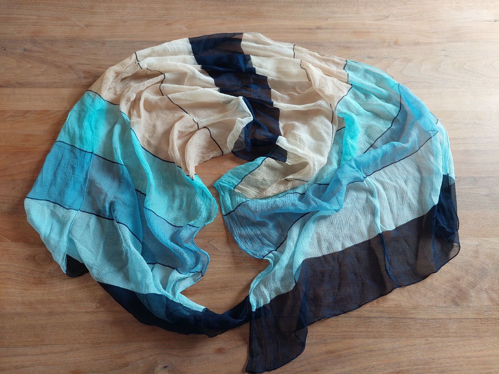 Foulard & Sciarpe: Seidenschal aus Italien, Crinklelook – Usato da Brunnen venduto da Livianda 1