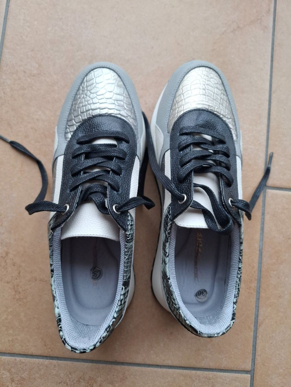 Scarpe da donna: Baskets en cuir neuves taille 36 – Nuovo (secondo la descrizione) da Echallens venduto da dianitas