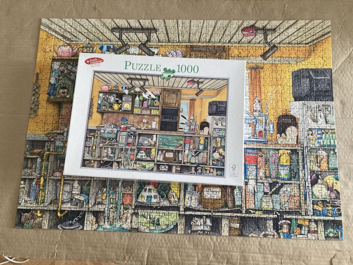 Puzzles: Puzzle 1000 Teile "sonderbare Küche" – Gebraucht aus Steffisburg von sunflower2302 2