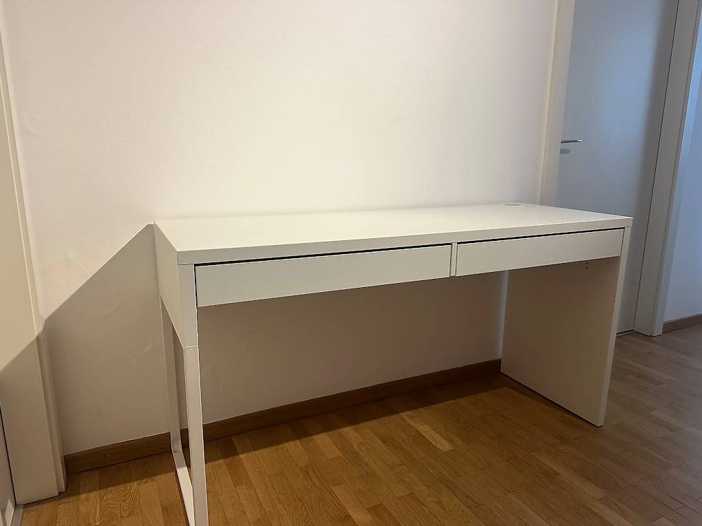 Ikea Scrivanie: Bureau Micke blanc 142x50cm – Usato da Sion venduto da alb_j9d6 1