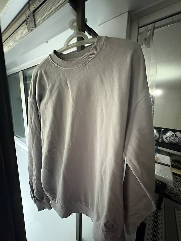 Pullover & Sweatshirts: Pullover – Gebraucht aus Zürich von muz_2sy7 4