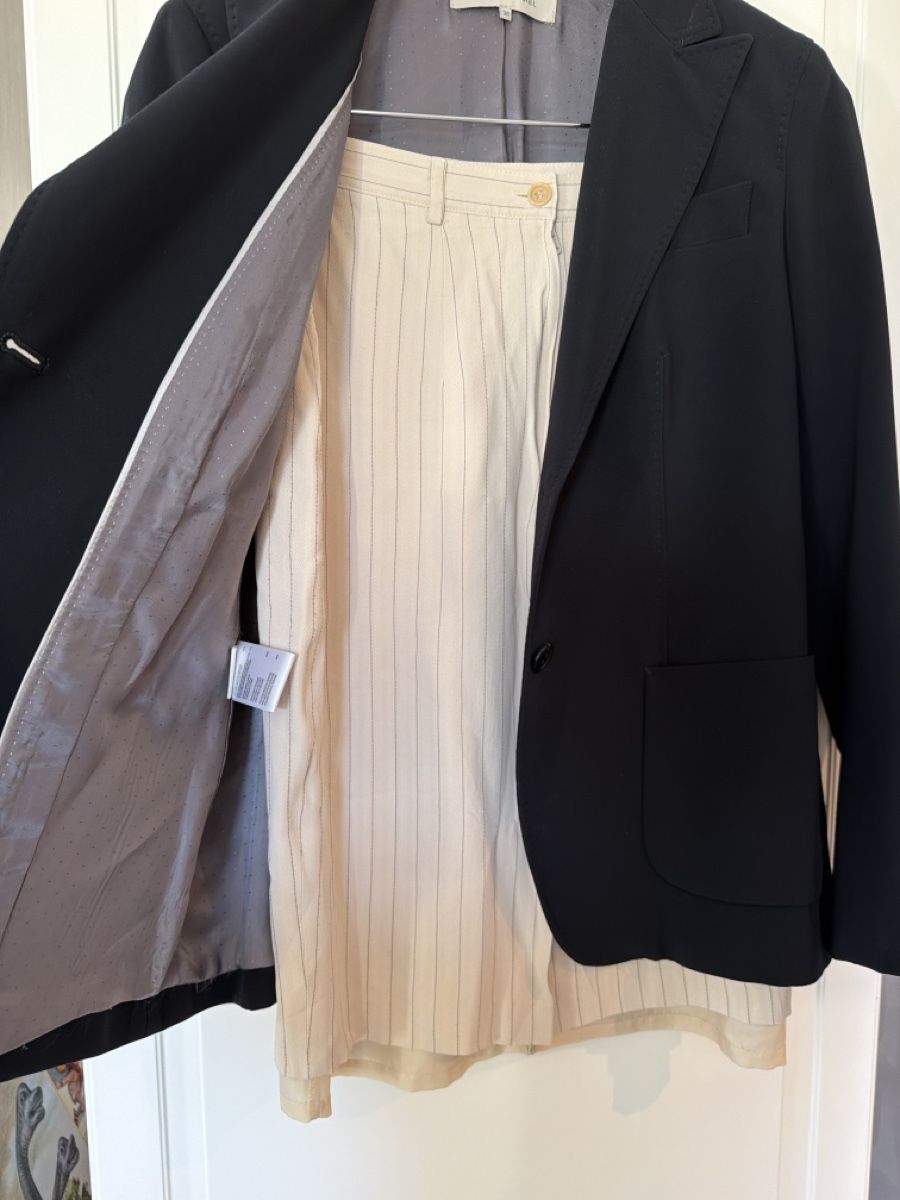 Gérard Darel Kleiderpakete: Ensemble Gérard Darel noir, taille 38, coupe classique – Gebraucht aus Forel (Lavaux) von vuf_rdl9 1