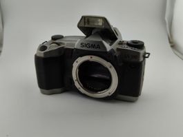 SIGMA SA-300 ohne Objektiv als Defekt/Ersatzteillager