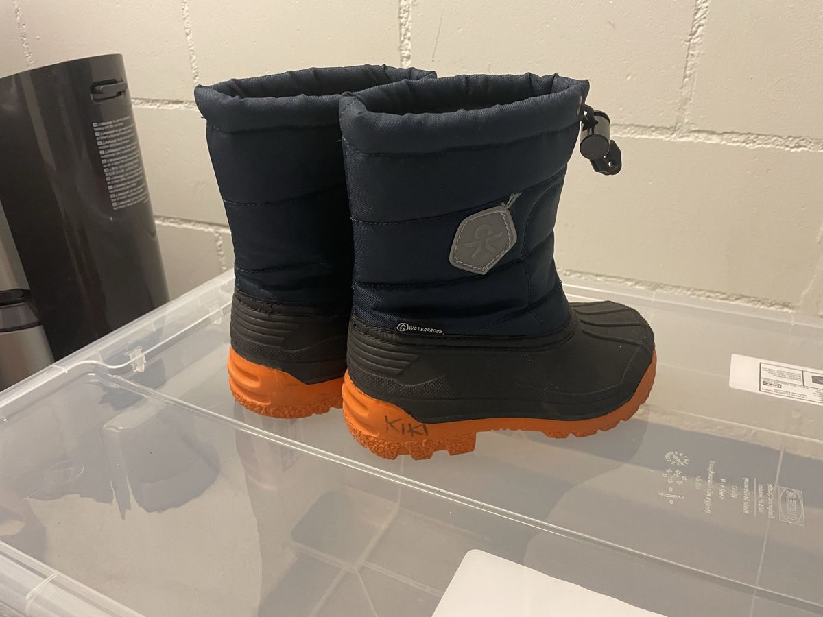 Scarpe per ragazzi: Kinder- Winterstiefel mit Inlay, Grösse 26 – Usato da Weiningen ZH venduto da wunderkaro 1