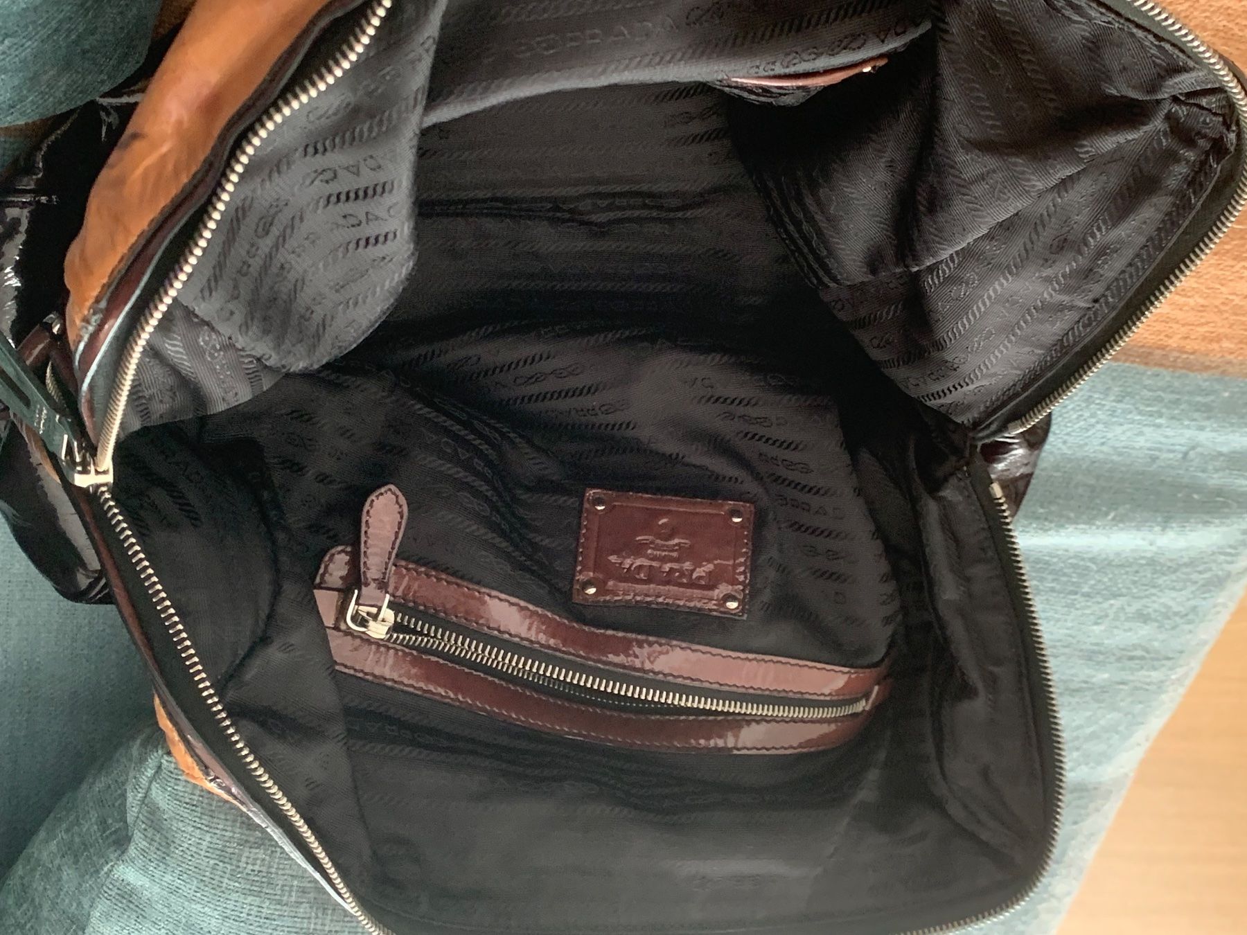 Prada Taschen für Damen: PRADA LACKLEDER-HANDTASCHE – Gebraucht aus Zürich von Claire_ZH 5
