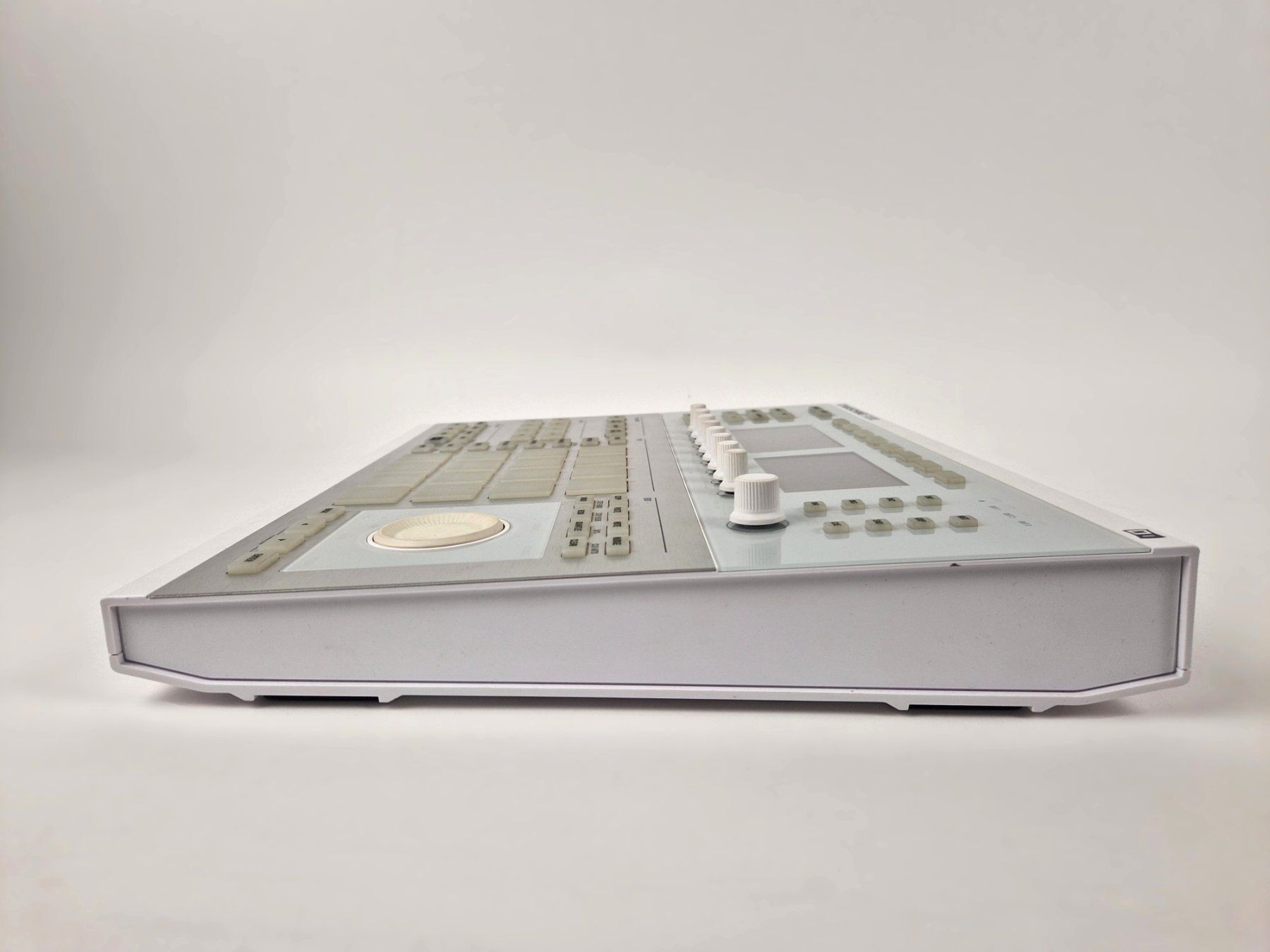 Instruments de musique: Maschine Studio White – Neuf (Voir description) à Basel par Restwert_Basel 8