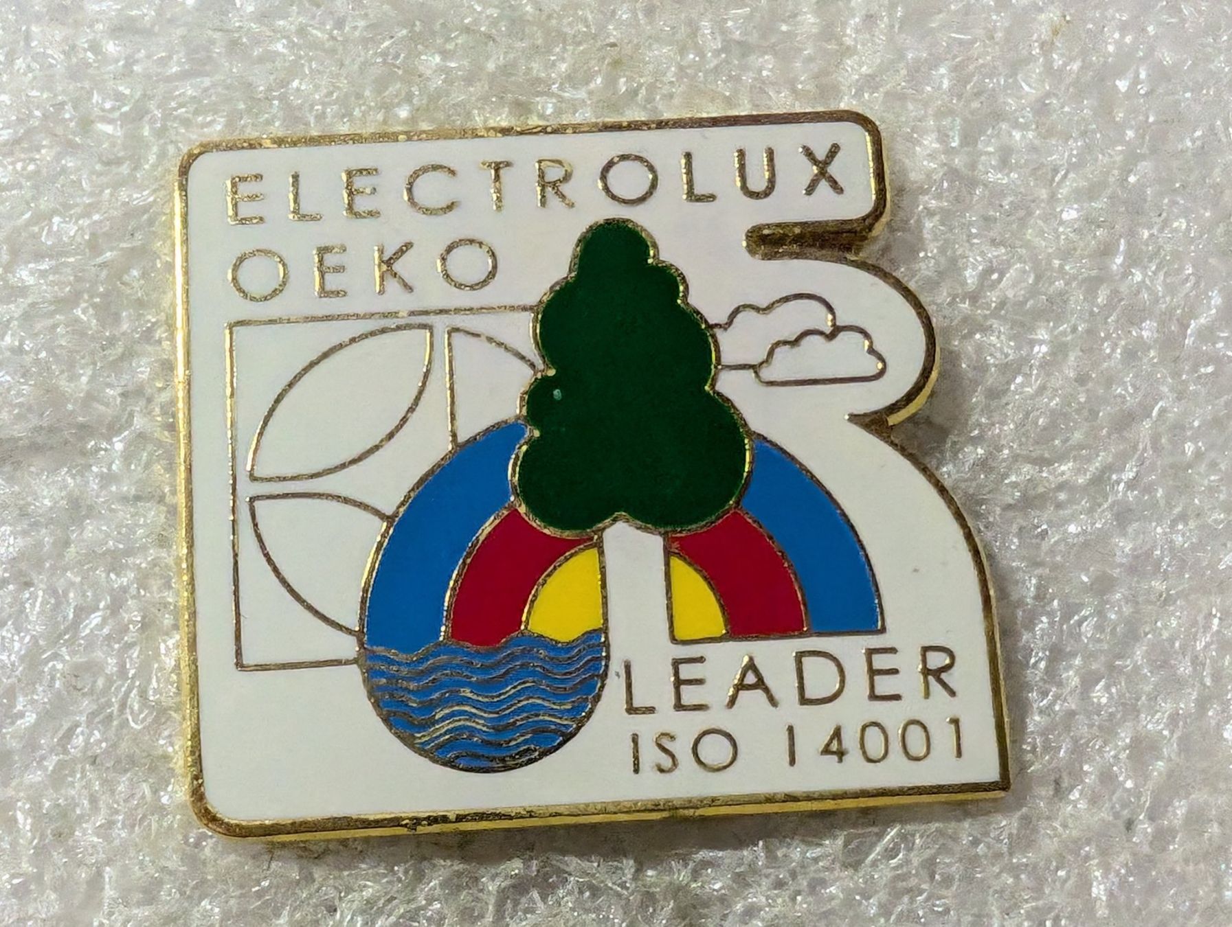 Plaketten & Abzeichen: Ansteckpin 60: Electrolux – Gebraucht aus Oppligen von Pin-Fall-Shop