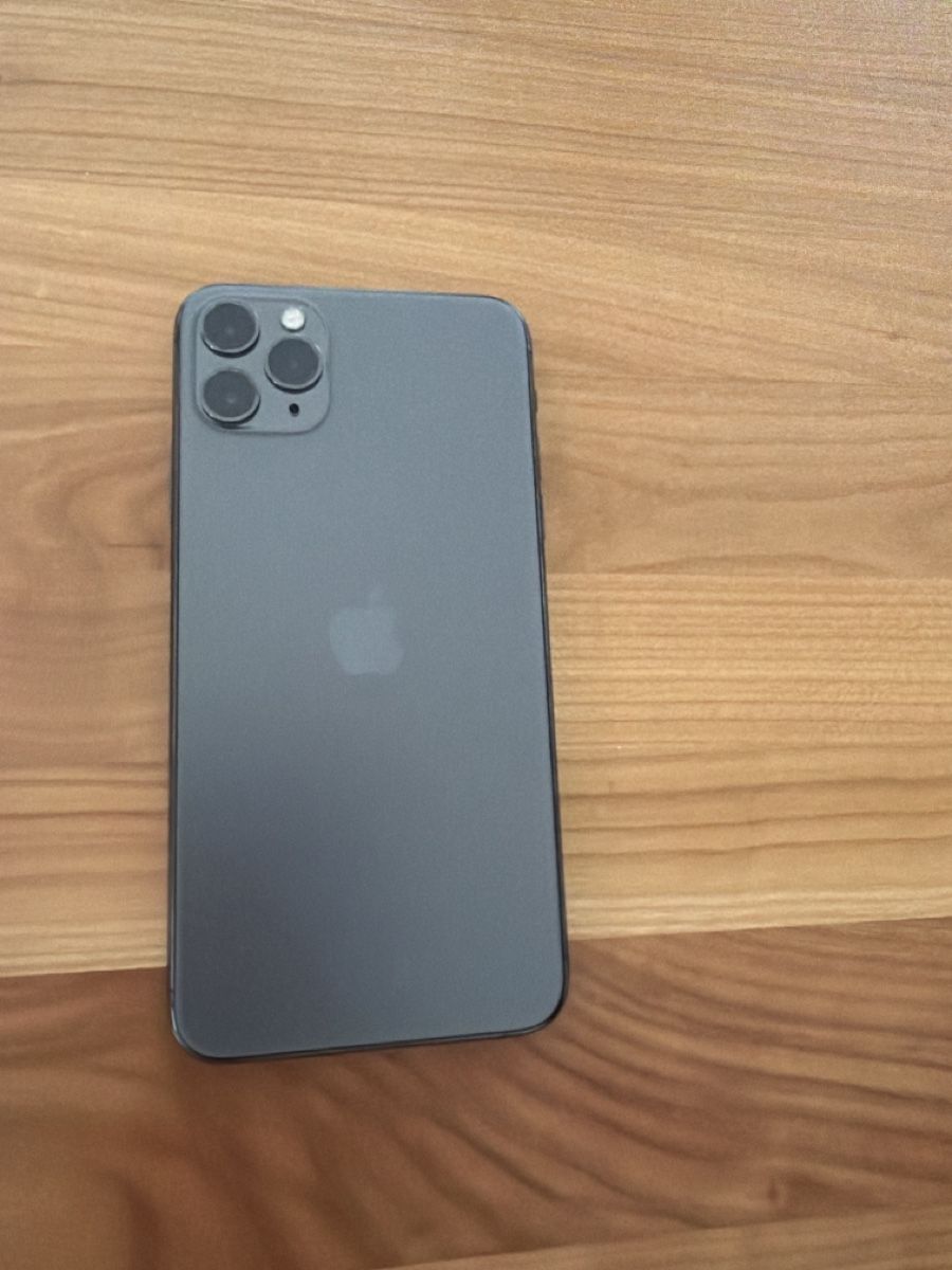 Apple Telefoni cellulari / Smartphones: iPhone 11 Pro Max 256GB Space Gray – Usato da Dättwil AG venduto da moira02