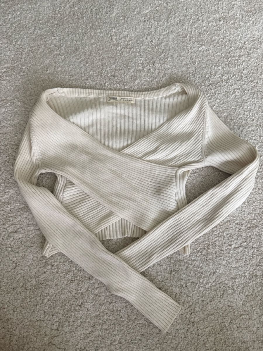 Pull&Bear Tops: Beiges Top gecroppt – Gebraucht aus St. Niklausen LU von car_2562