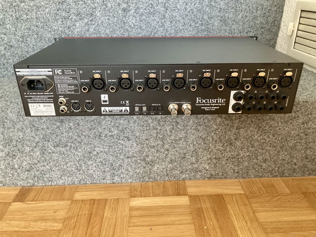 Focusrite Equipement studio: Focusrite Clarett 8Pre X Interface – D'occasion à Glattfelden par Pedals 7