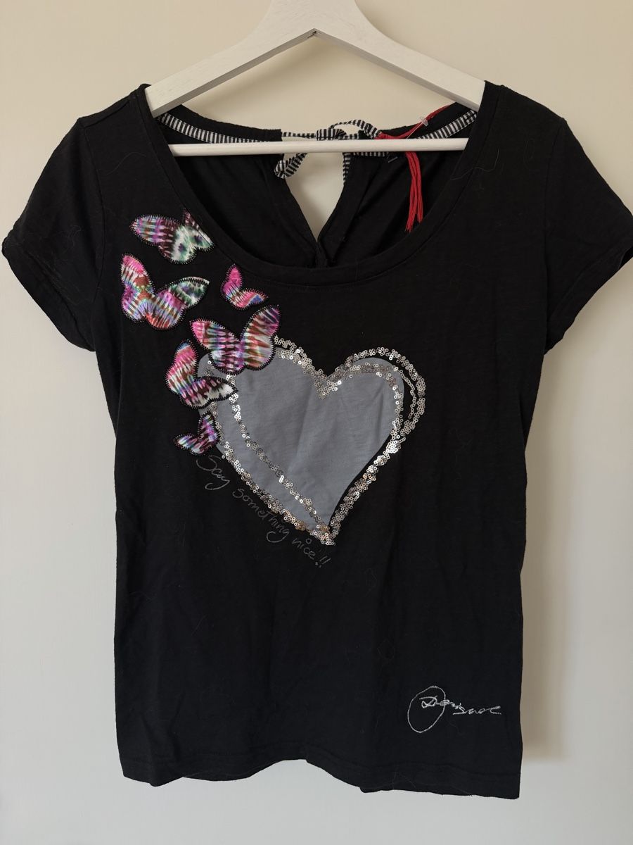 Desigual T-shirt: Deux tee shirts Desigual taille S – Nuovo (secondo la descrizione) da Dombresson venduto da feline_ne 2