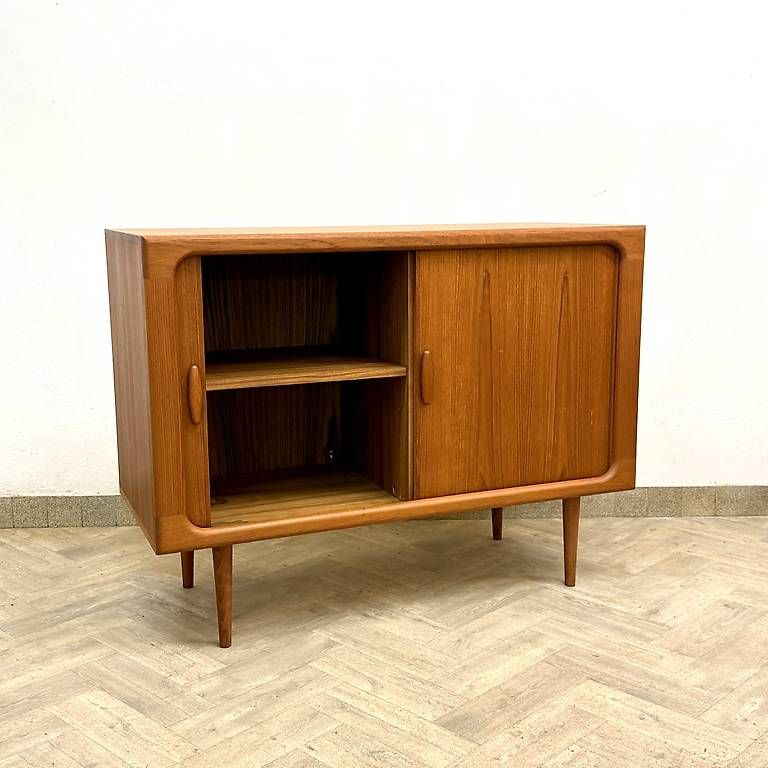 Cassettiere: Mid Century teak Sideboard by DYRLUND – Usato da basel venduto da vintory.ch 1