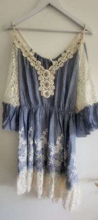 Sommerliches Kleid mit Spitze, Grösse M/L nie getragen.