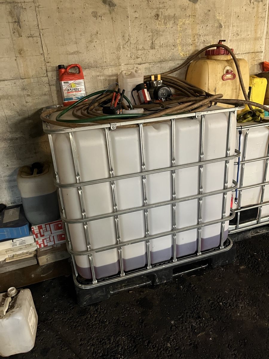 Autres accessoires p. véhicule: IBC Container 1000L – D'occasion à Signau par reb_xv5t