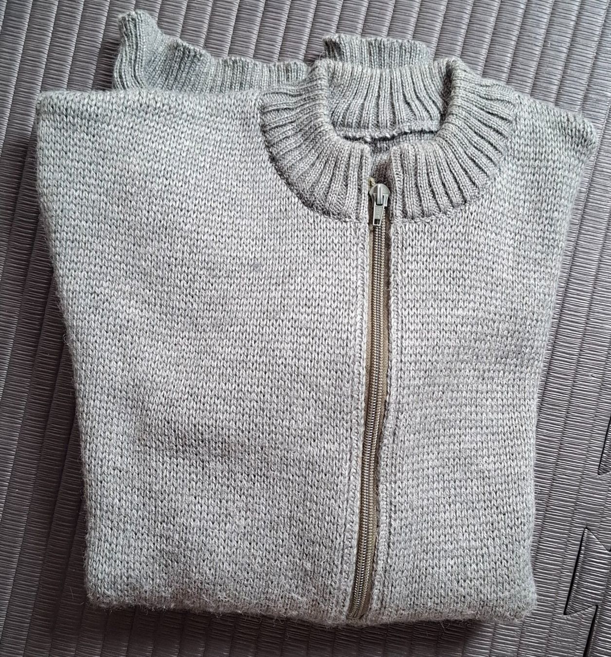 Schweizer Armee Uniformi: Militär Pullover – Usato da Münchenbuchsee venduto da Legion2