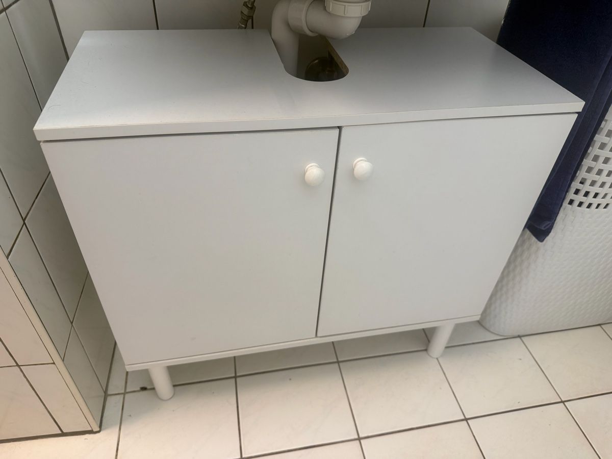 Installations & Meubles: Meuble lavabo – D'occasion à Corcelles NE par mic_262j