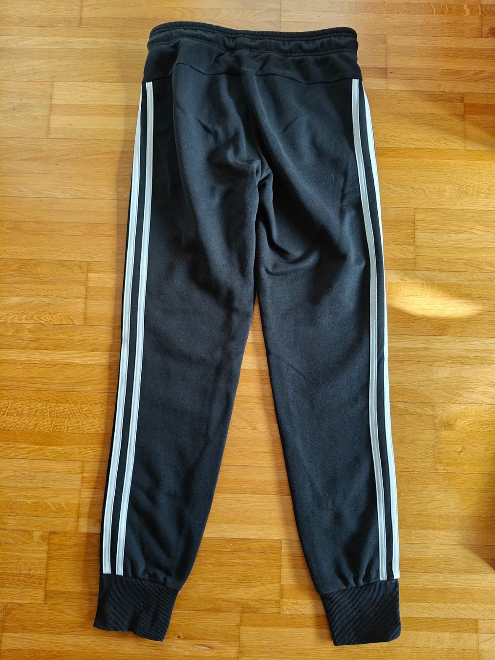 Hosen: Adidas Trainerhose / Jogginghose Gr. S schwarz – Gebraucht aus Uetendorf von oinkioink88 1