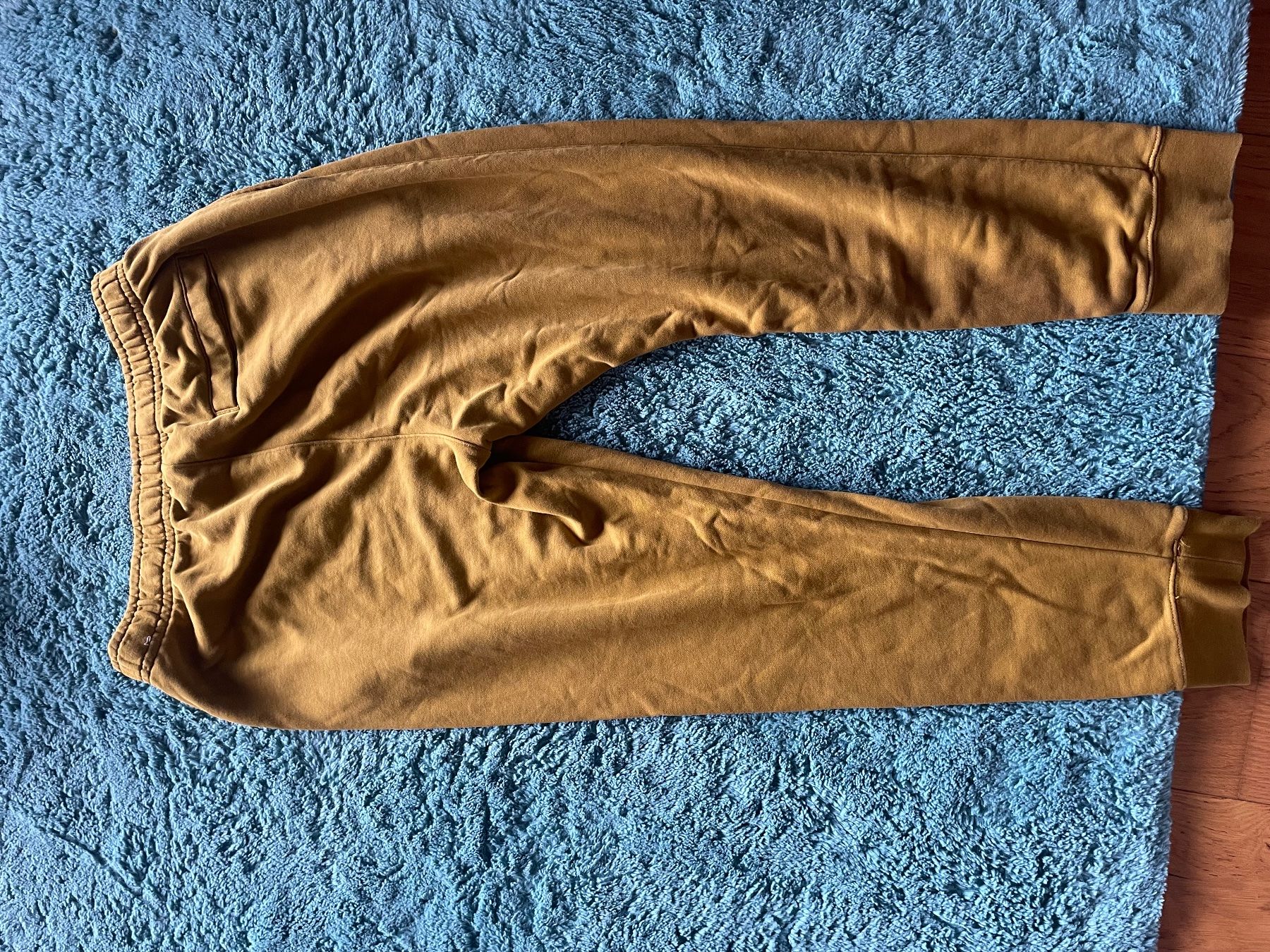 Nike Pantaloni: Training Nike moutarde taille L – Usato da Monts-de-Corsier venduto da mol_tf27 1