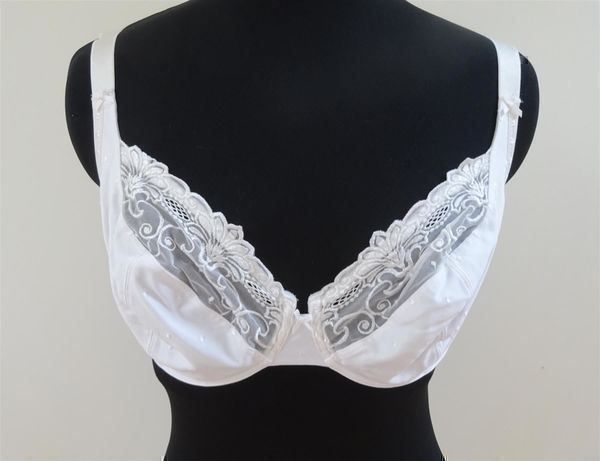 Altra biancheria intima: Rosa Faia - BH - 75 E - weiss – Usato da Zofingen venduto da Justizia_01