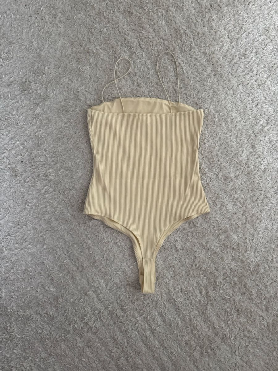H&M Tops: H&M Body, buttergelb Grösse S – Neu (gemäss Beschreibung) aus Gächlingen von anjuli_123 1