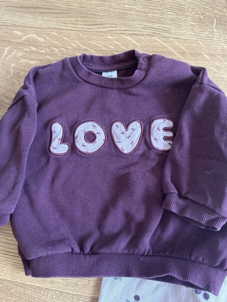 H&M Lotti & Set di vestiti: H&M Baby Set Gr. 80, Hose / Pullover – Usato da Urswil venduto da LMT89 1