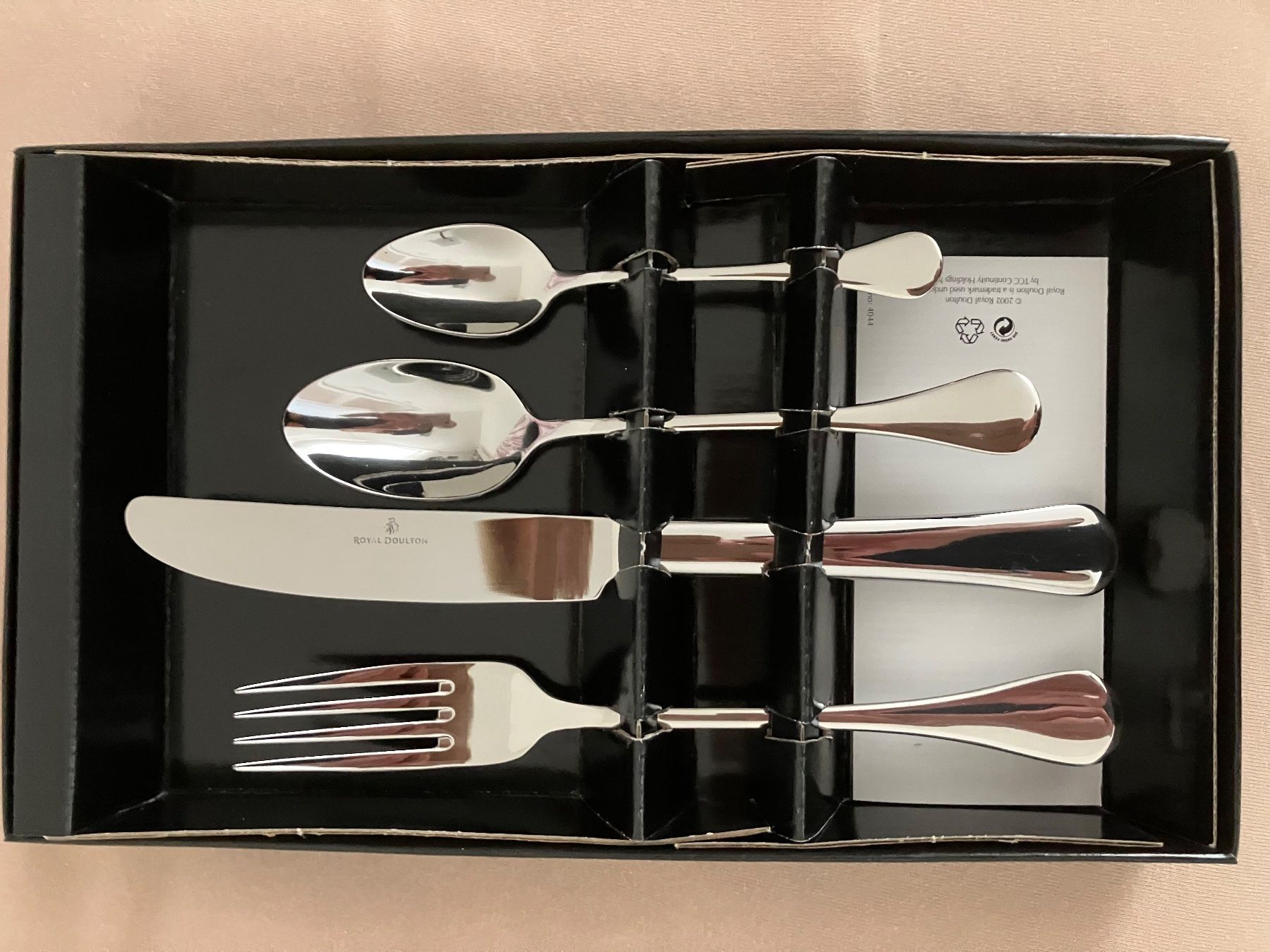 Bestecksets: Royal Doulton Four Piece Set – Neu und originalverpackt aus Zug von gab_7np2 1